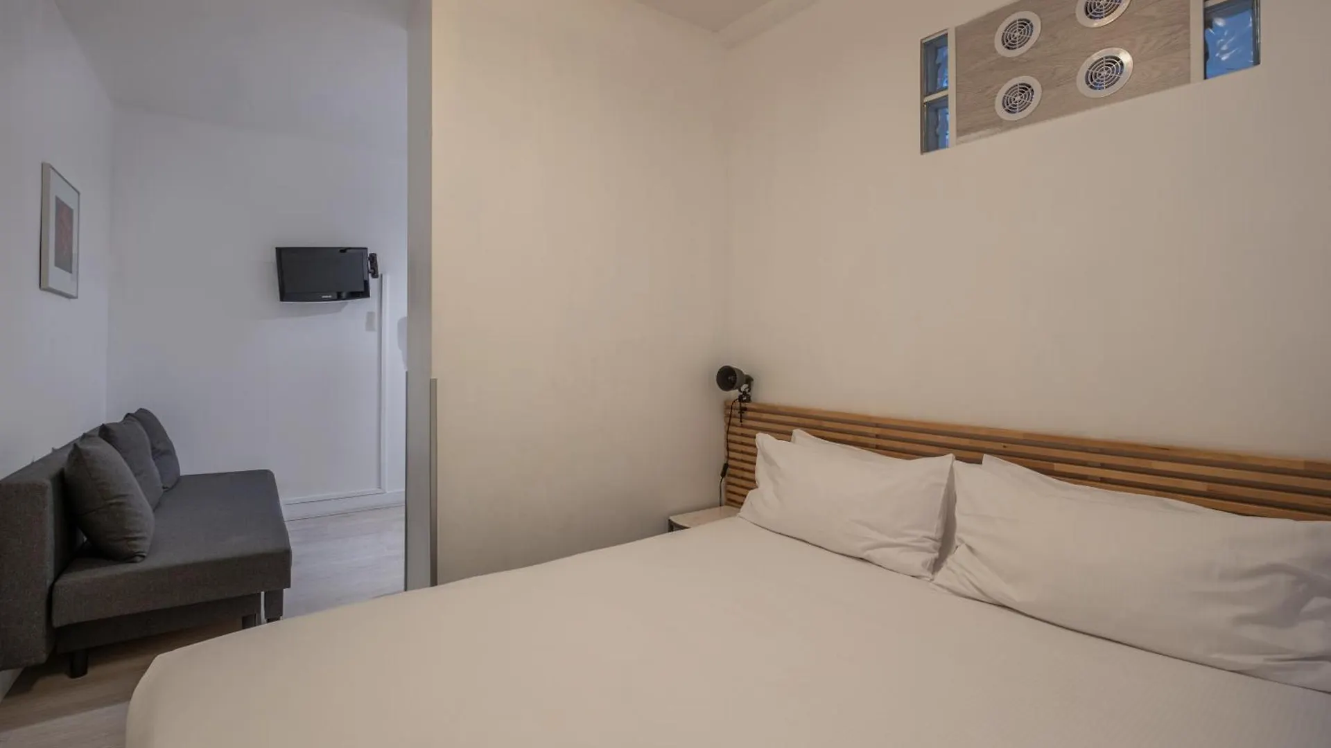 Clignancourt 3* Paris