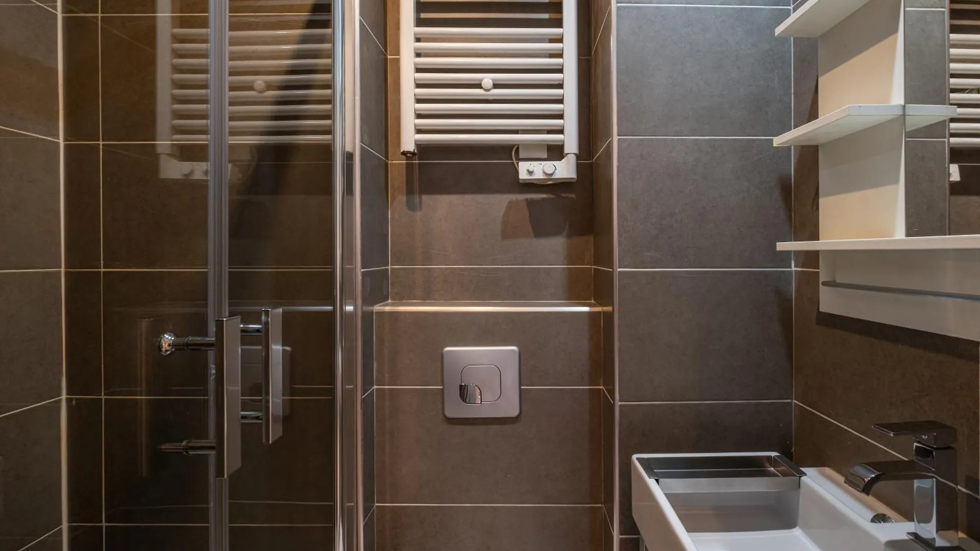 Aparthotel Clignancourt 3*